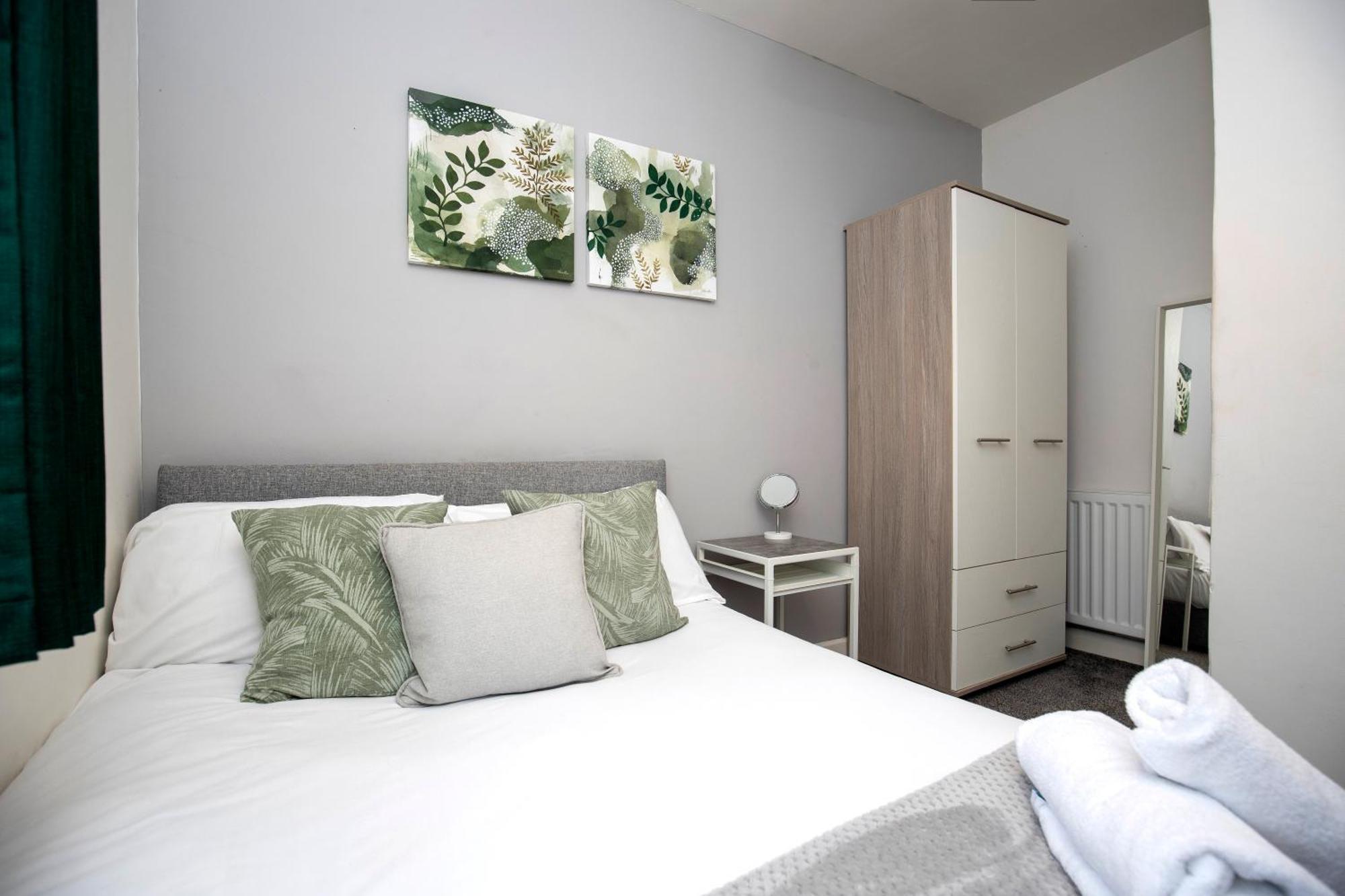 Quiet And Comfy House With 2 Bedrooms And 2 Bathrooms Super Fast Wifi And Crisp Hotel Standard White Linen Hosted By Our Home Short Stays Darlington  Buitenkant foto