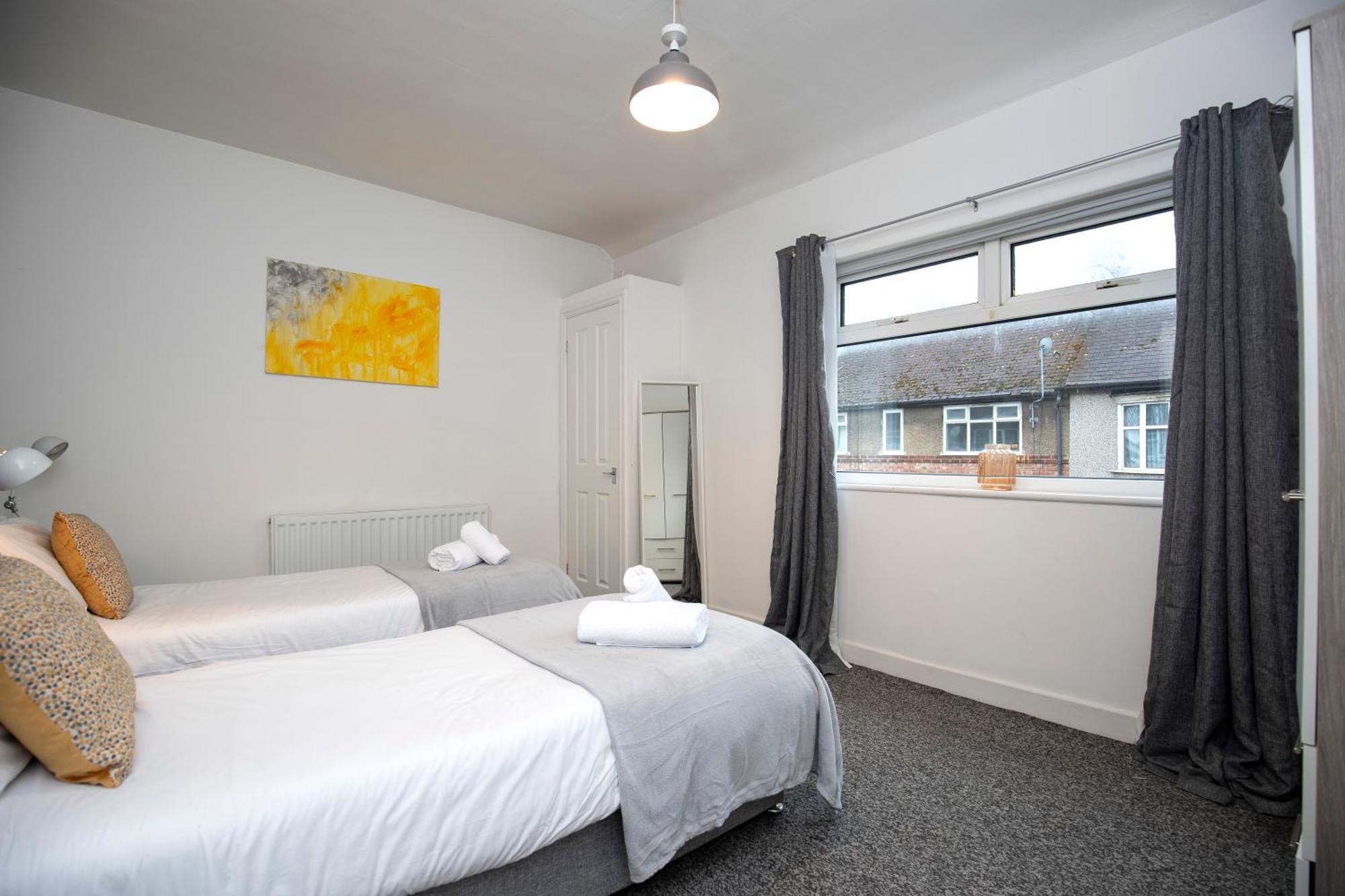Quiet And Comfy House With 2 Bedrooms And 2 Bathrooms Super Fast Wifi And Crisp Hotel Standard White Linen Hosted By Our Home Short Stays Darlington  Buitenkant foto