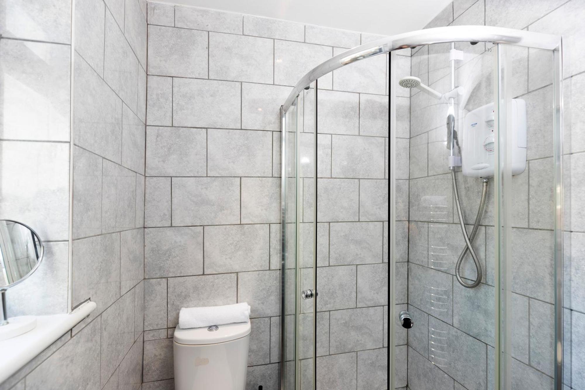 Quiet And Comfy House With 2 Bedrooms And 2 Bathrooms Super Fast Wifi And Crisp Hotel Standard White Linen Hosted By Our Home Short Stays Darlington  Buitenkant foto