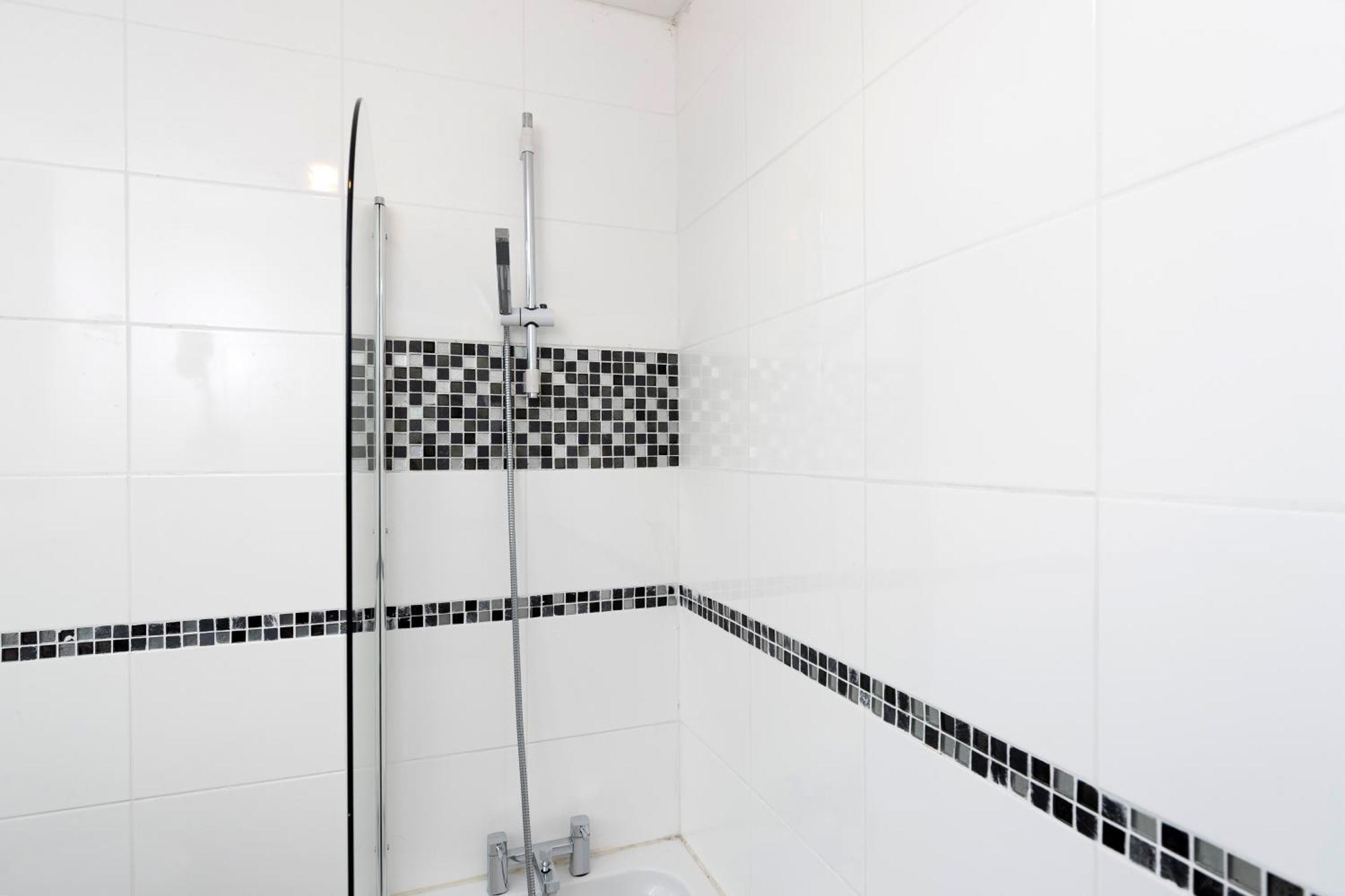 Quiet And Comfy House With 2 Bedrooms And 2 Bathrooms Super Fast Wifi And Crisp Hotel Standard White Linen Hosted By Our Home Short Stays Darlington  Buitenkant foto