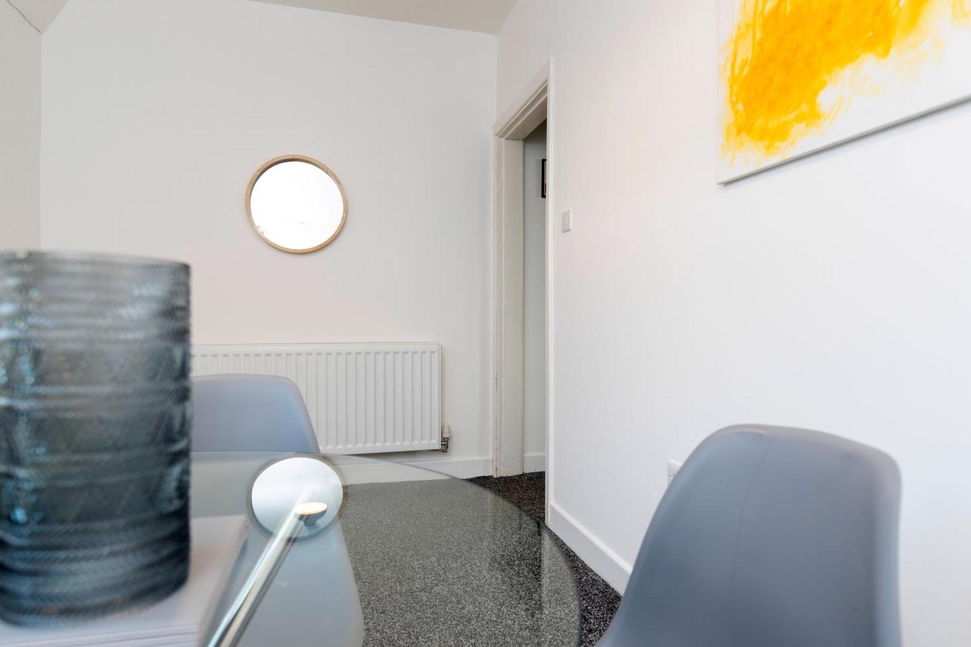 Quiet And Comfy House With 2 Bedrooms And 2 Bathrooms Super Fast Wifi And Crisp Hotel Standard White Linen Hosted By Our Home Short Stays Darlington  Buitenkant foto