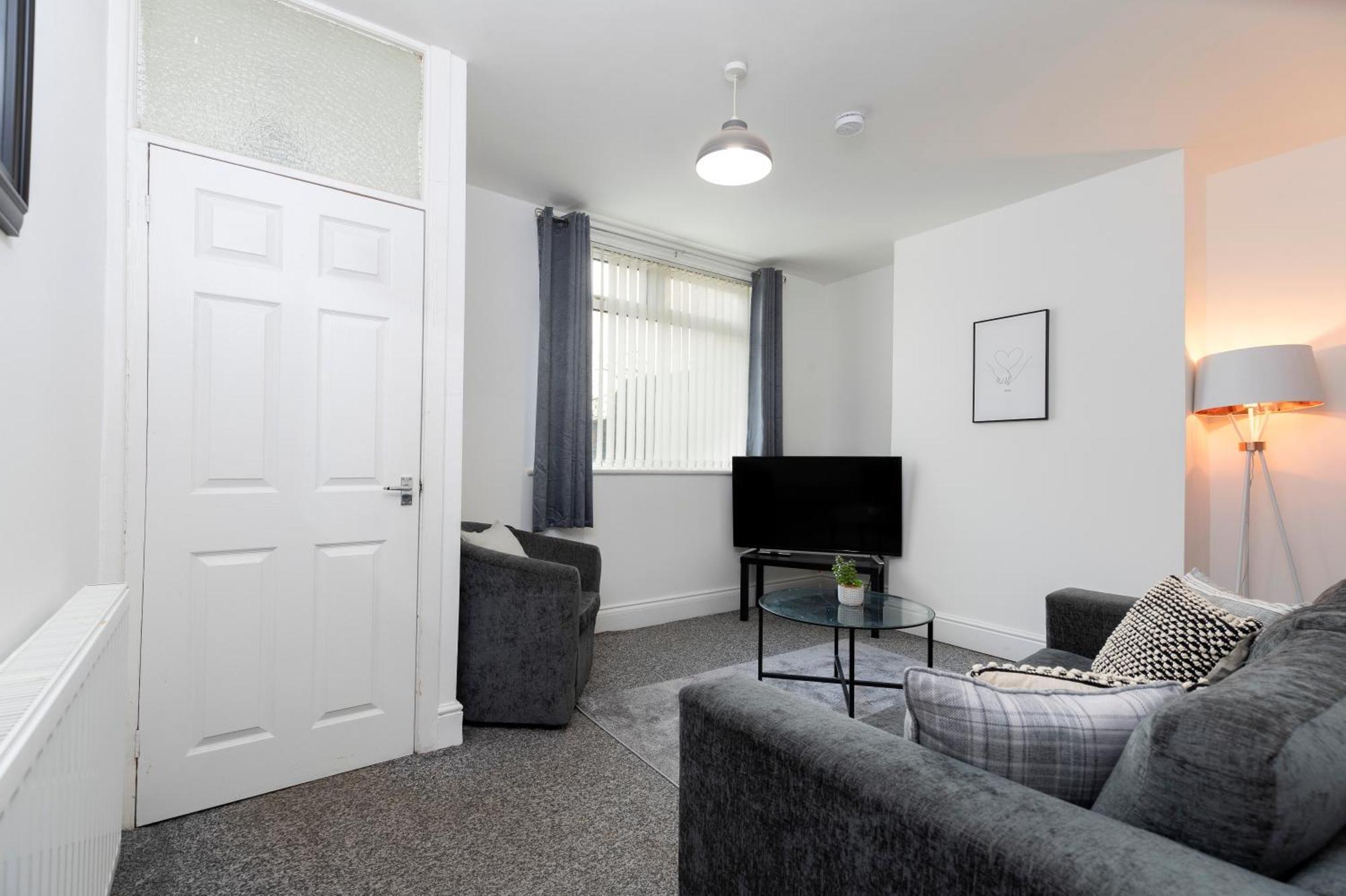 Quiet And Comfy House With 2 Bedrooms And 2 Bathrooms Super Fast Wifi And Crisp Hotel Standard White Linen Hosted By Our Home Short Stays Darlington  Buitenkant foto