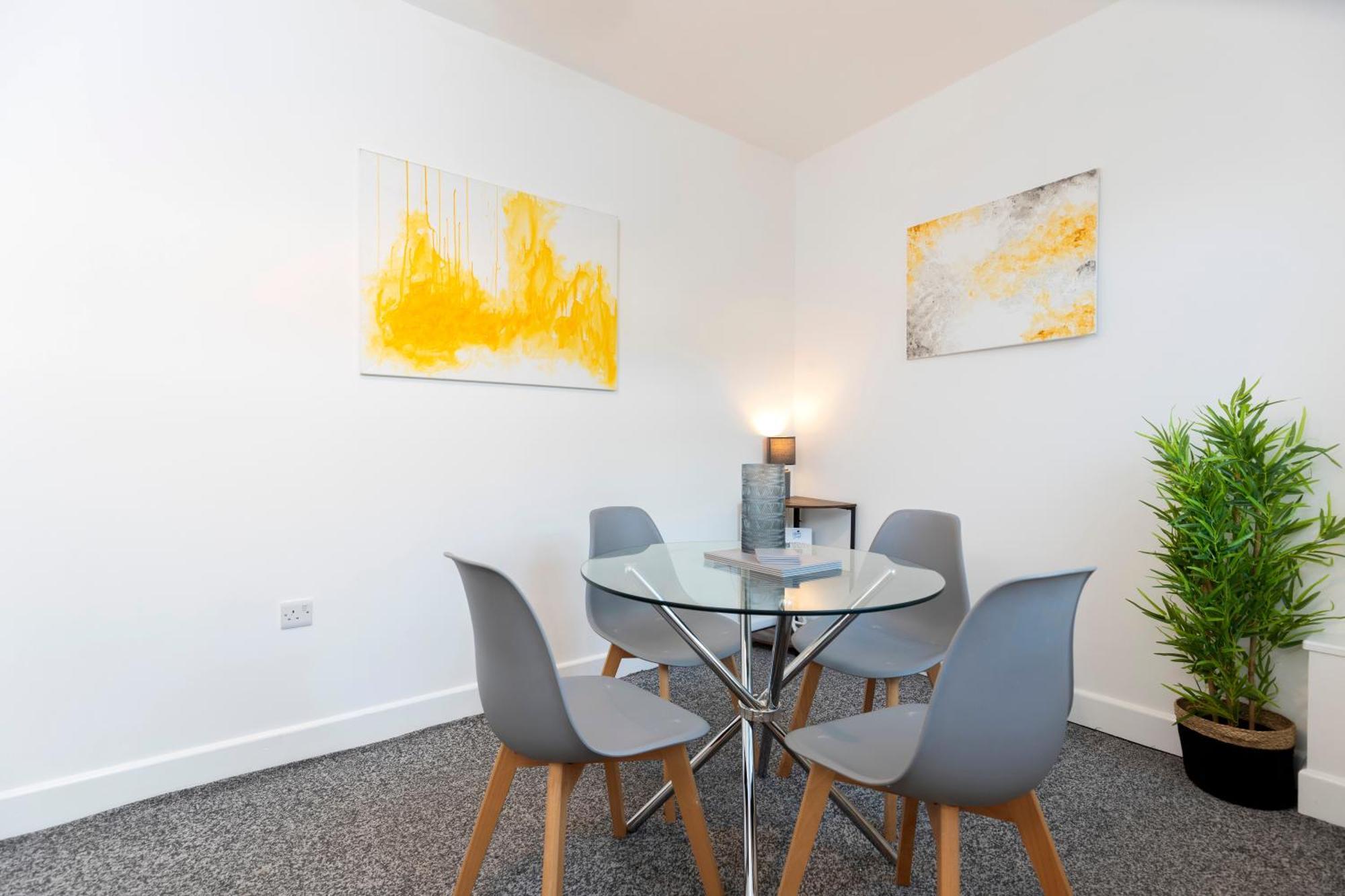 Quiet And Comfy House With 2 Bedrooms And 2 Bathrooms Super Fast Wifi And Crisp Hotel Standard White Linen Hosted By Our Home Short Stays Darlington  Buitenkant foto